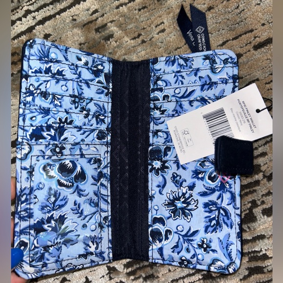 NWT Vera Bradley Wallet - Picture 3 of 5